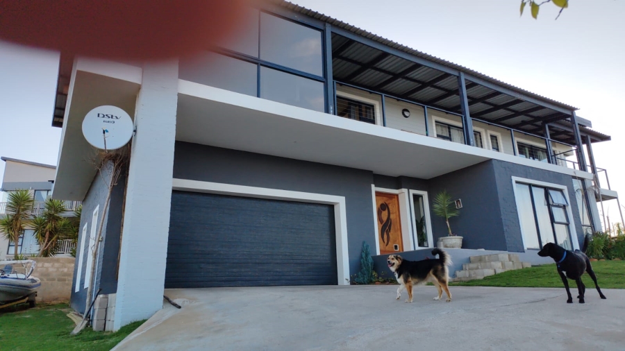 5 Bedroom Property for Sale in Fairview Western Cape